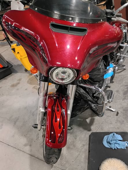 Red fairing, fender and front forks during restoration, photo 3